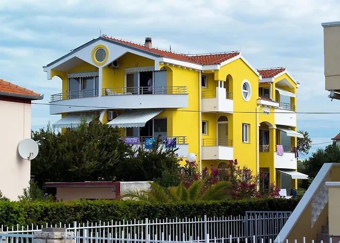 Apartments Danijela 1